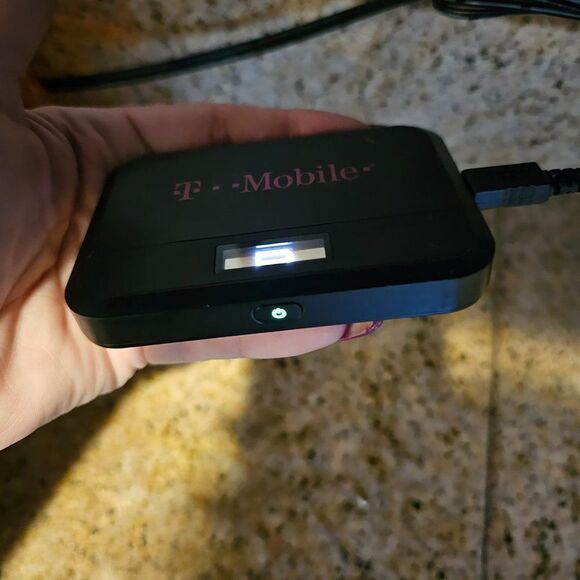 T-Mobile Franklin T9 Wireless R717 4g LTE Mobile Hotspot - Picture 8 of 15